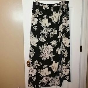 Charlotte Russe floral print maxi skirt